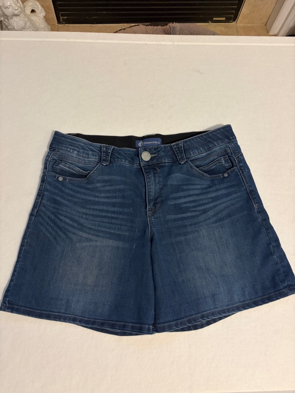 Democracy Ab Solution Jean Shorts, size 12